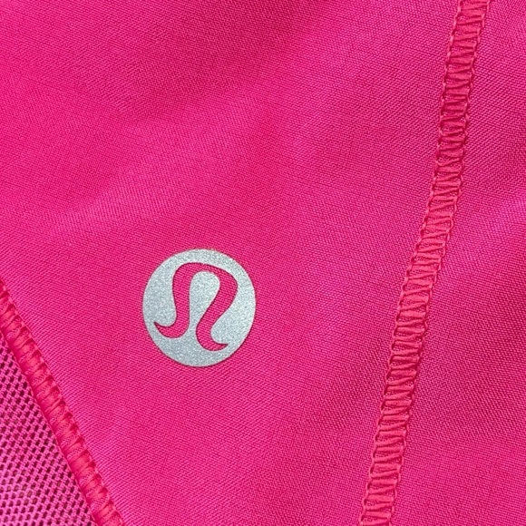 NWT Lululemon Hotty Hot Low Rise Shorts 2.5" In Sonic Pink Size 14 - Picture 3 of 6